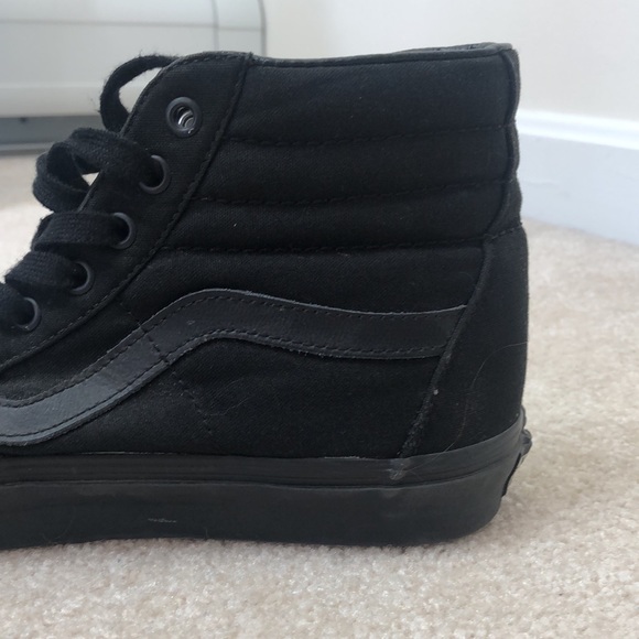 Men’s Vans Mid Top Skateboard Sneakers - Picture 7 of 8